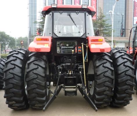 De Tractor van het de Landbouwlandbouwbedrijf van YTO X1804 2200r/Min 180hp met met 4 wielen