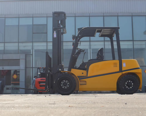 Milieuvriendelijk XDEM Vorklift 5000kgs Belastingcapaciteit Elektrische batterijkracht met zijverander en optie Duplex mast