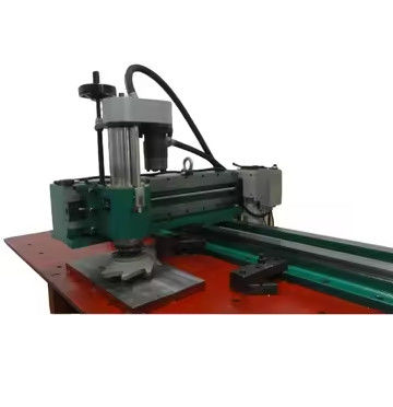 XDEM Draagbare enkelarm freesmachine Precisiebewerking CNC draaibank Hydraulische enkelrail freesmachine