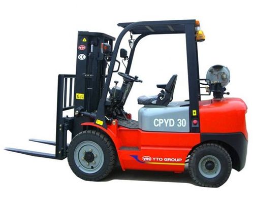 De Aandrijvingsvorkheftruck met 4 wielen van YTO, 10km/H 3 Ton Forklift With Gasoline Engine